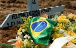 Tombe d'une victime du Covid-19 au cimetière de Nossa Senhora Aparecida à Manaus, au Brésil, le 22 janvier 2021