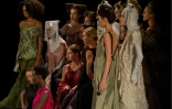 Présentation de modèles du créateur Lino Villaventura lors de la Sao Paulo Fashion Week le 29 avril 2016 à Sao Paulo