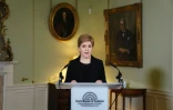 La Première ministre écossaise Nicola Sturgeon fait une déclaration, le 8 septembre 2022 à Edimbourg, après l'annonce du décès de la reine Elizabeth II