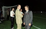 Beckenbauer photographié en 1990 à Marseille avec le président de l'OM Bernard Tapie. Le "Kaiser" fut entraîneur puis directeur sportif du club en 1990-1991.