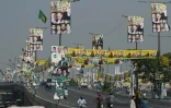 Des affiches de l'ancien Premier ministre Nawaz Sharif et des leaders de la Ligue musulmane du Pakistan, dans une rue de Lahore, le 21 octobre 2023