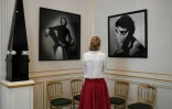 Des portraits d'Yves Saint Laurent sont exposés dans le musée consacré à son oeuvre à Paris, le 25 septembre 2017