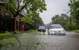 HUne rue inondée lors du passage de l'ouragan Béryl à Houston, le 8 juillet 2024 au Texas