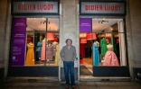 Le collectionneur de mode Didier Ludot pose devant sa boutique du Palais-Royal, Ă Paris, le 8 janvier 2025