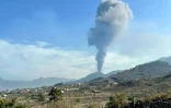 Le volcan Cumbre Vieja reprend son éruption après une brève période d'inactivité dans l'archipel des Canaries en Espagne, le 27 septembre 2021