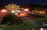Photo prise le 26 avril 2026 et diffusée par l'agence de presse officielle nord-coréenne KCNA via KNS, le 27 avril 2026, montrant un concert commémoratif en hommage aux soldats tombés au combat, au Musée mémorial des exploits militaires des opérations extérieures à Pyongyang