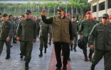 Photo publiée par le palais présidentiel montrant le président vénézuelien Nicolas Maduro saluant des militaires réunis à Fort Tiuna, principale caserne du pays, le 2 mai 2019