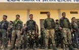 Des paramilitaires des Gardes de la réserve de district (DRG), lors d'un entraînement à leur base de Dantewada, dans le district de Bastar de l'Etat de Chhattisgahr, le 16 mars 2025 dans le centre de l'Inde