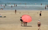 Une nouvelle vague de chaleur s'installe lundi sur la France depuis le Sud-Ouest, avec une montée des températures sur tout le pays et un pic pour l&rsquo;instant attendu à partir de la fin de semaine