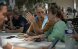 Le maire de la commune de Le Porge, Martial Zaninetti (C) , le 31 juillet 2026 à Le Porge 