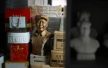 Un buste de Mao Tsé-toung dans la maison de Feng Gang, collectionneur de souvenirs de l'ancien dirigeant communiste, à Baotou, dans la région chinoise de Mongolie intérieure, le 7 septembre 2024