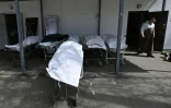 Des corps dans des sacs mortuaires à Boutcha, au nord-ouest de Kiev, le 28 avril 2022
