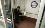 Barack Obama, alors sénateur, à bord du train du Congrès américain, le 17 janvier 2007 