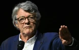 L'ancien ministre Jean-Louis Borloo prononce un discours à Aussonne, en Haute-Garonne, le 9 octobre 2025