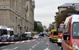 véhicule de police et pompiers autour de la préfecture de police de Paris où 4 personnes ont été tuée, le 3 octobre 2019