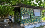 Un bâtiment militaire inoccupé situé sur un terrain contesté à Batticaloa, le 30 septembre 2026 dans l'est du Sri Lanka