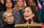 La parlementaire d'origine amérindienne Deb Haaland, le 2 avril 2019 à Washington