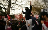Des étudiants manifestent en soutien au maire d'Istanbul, le 25  mars 2025 à Istanbul, en Turquie