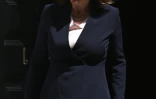 La ministre britannique des Finances, Rachel Reeves, quitte le 11 Downing Street, dans le centre de Londres, le 24 juin 2026