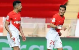 L'attaquant colombien de Monaco Radamal Falcao et le milieu de terrain brésilien de Monaco Rony Lopes (D) buteur lors de la réception de Nantes le 7 avril 2018