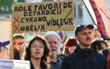 Manifestation anti Depardieu devant le théâtre Sebastopol à Lille le 19 avril 2023