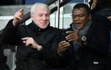Luis Fernandez, qui a été l'entraîneur de Pochettino au PSG de 2001 à 2003, aux côtés de Marcel Desailly, le 17 mars 2019 au Parc des princes lors choc de Ligue 1 contre Marseille.