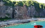 Vendredi 24 mars 2006 - 

30 000 tonnes de rochers sont tombées sur la route du littoral. Deux personnes ont été tuées et deux ont été blessées