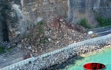 Vendredi 24 mars 2006 - 

30 000 tonnes de rochers sont tombées sur la route du littoral. Deux personnes ont été tuées et deux ont été blessées