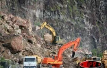 Lundi 27 mars 2006 -

Les travaux de déblaiement de la route du littoral se poursuivent sans relâche