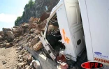 Vendredi 24 mars 2006 - 

30 000 tonnes de rochers sont tombées sur la route du littoral. Deux personnes ont été tuées et deux ont été blessées
