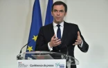 Le ministre de la Santé Olivier Véran lors d'une conférence de presse à Paris, le 26 janvier 2021