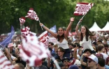 Les supporters de l'UBB sur la place des Quinconces, à Bordeaux, le 24 mai 2025
