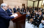 Image fournie par la présidence libanaise du Premier ministre libanais Nawaf Salam devant la presse à Baabda, près de Beyrouth, le 5 août 2025