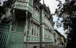 L'ancienne demeure en bois de l'architecte russe Stanislav Khomich, dans la ville de Tomsk, en Sibérie, le 8 septembre 2020