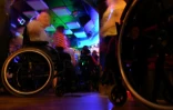 Des personnes en fauteuils roulants dansent au "Club 1900" à Mulhouse, le 6 juin 2019