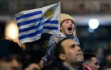 Des supporteurs uruguayens célèbrent la victoire de leur pays en Coupe du Monde U20, le 11 juin 2023 à Montevideo