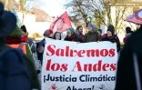 Des militants pour l'environnement manifestent le 17 mars 2025 devant le tribunal de Hamm, en Allemagne
