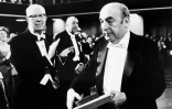 Pablo Neruda lors de la remise du prix Nobel de litterature le 12 octobre 1971 à Stockholm