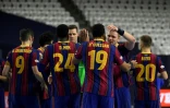 Les Barcelonais célèbrent leur victoire sur les Parisiens en demi-finale de la Ligue des Champions de handball, le 28 décembre 2020 à Cologne en Allemagne
