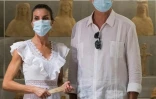Le roi d'Espagne Felipe VI et la reine Letizia visitent un musée à Ibiza le 17 août 2020