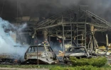 Un secouriste ukrainien éteint un incendie à Zaporijjia, le 5 mai 2026