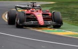 La Ferrari du Monégasque Charles Leclerc pendant la seconde séance d'essais du GP d'Australie de F1, le 8 avril 2022 sur le circuit Albert Park à Melbourne