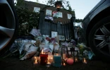 Fleurs et bougies déposées le 26 décembre 2016 devant le domicile de George Michael à Londres