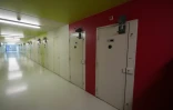 Un couloir de la prison de Vendin-le-Vieil (Pas-de-Calais) le 14 mai 2025