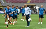 Cristiano Ronaldo et Zinédine Zidane lors d'un entraînement du Real Madrid, le 27 mai 2016 à San Siro