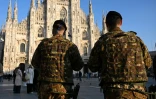 Des militaires montent la garde sur la place du Duomo  avant les Jeux olympiques de Milan-Cortina 2026, le 26 janvier 2026 à Milan, en Italie