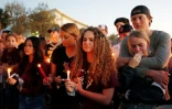 Plusieurs milliers de personnes se sont rassemblées jeudi pour honorer les 17 personnes abattues la veille dans un lycée de Parkland, par Nikolas Cruz  