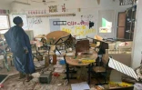 Une salle de classe d'école primaire détruite à Mamoudzou après le passage du cyclone Chido à Mayotte, le 14 décembre 2024
