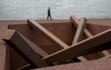 L'oeuvre de Michael Heizer, "Collapse" (1967/2016), n'a existé que dans son esprit pendant 50 ans, jusqu'à ce qu'il soit finalement possible pour lui de la réaliser à Glenstone