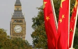 Des drapeaux chinois à Londres le 8 novembre  2005 